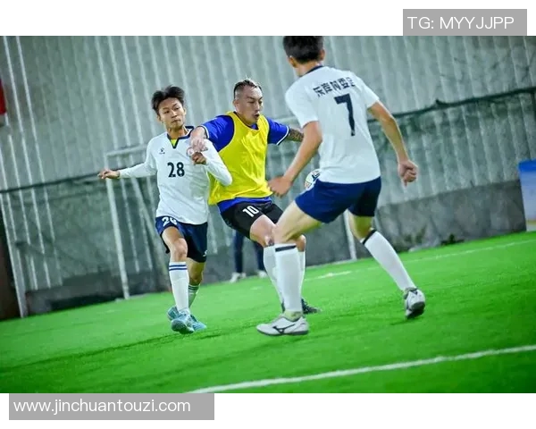 外国足球巨星齐聚三亚展开精彩热身赛 见证足球魅力与热情碰撞 外国足球巨星齐聚三亚展开精彩热身赛 见证足球魅力与热情碰撞