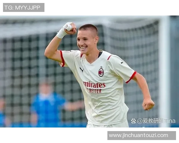 揭秘当红足球巨星私下日常生活照展现球场外真实一面