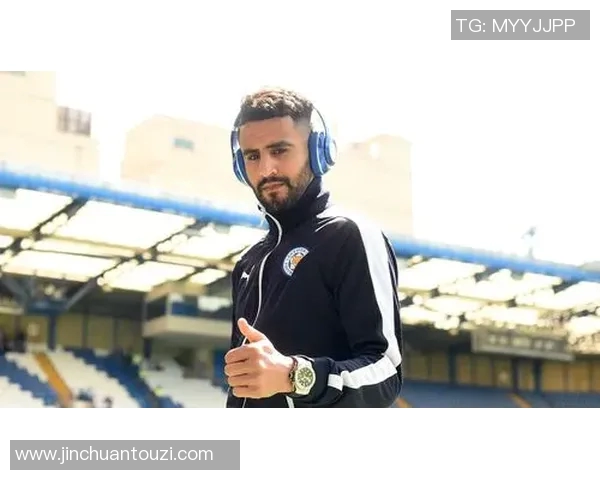 足球球星头带的潮流风尚与运动精神完美融合的时尚象征 足球球星头带的潮流风尚与运动精神完美融合的时尚象征